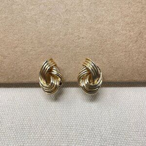 The Jewelry Group TJG Signed Gold Tone Knotted Clip On Statement Earrings Marked
